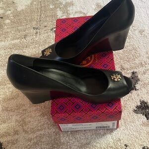NIB Tory Burch Open Toe Wedge Shoes
